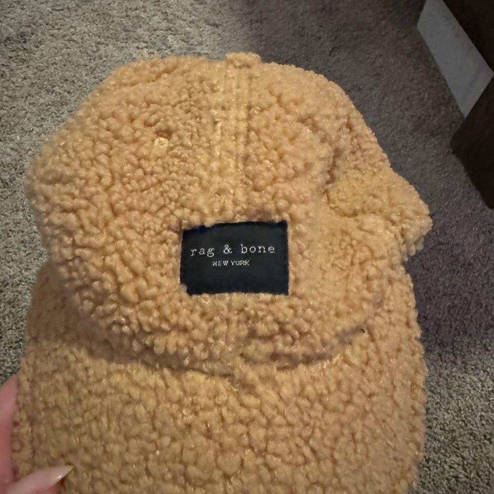 NWT Rag & Bone Sherpa hat beige